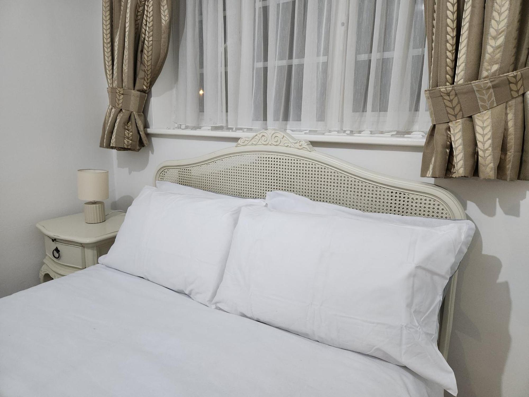 Elmdon House With 4 Spacious Bedrooms To Choose Birmingham Extérieur photo
