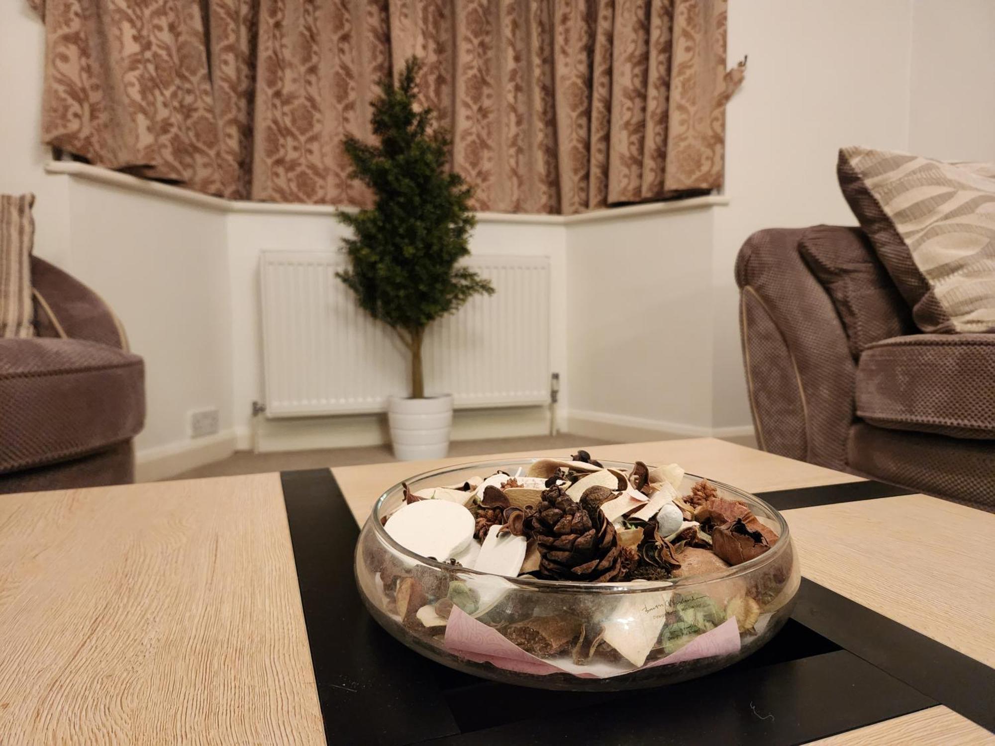 Elmdon House With 4 Spacious Bedrooms To Choose Birmingham Extérieur photo