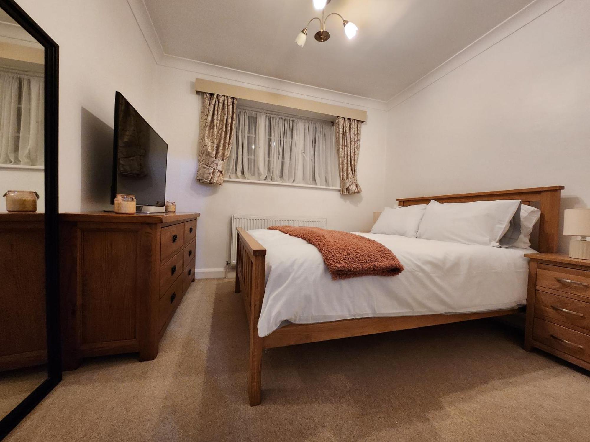 Elmdon House With 4 Spacious Bedrooms To Choose Birmingham Extérieur photo