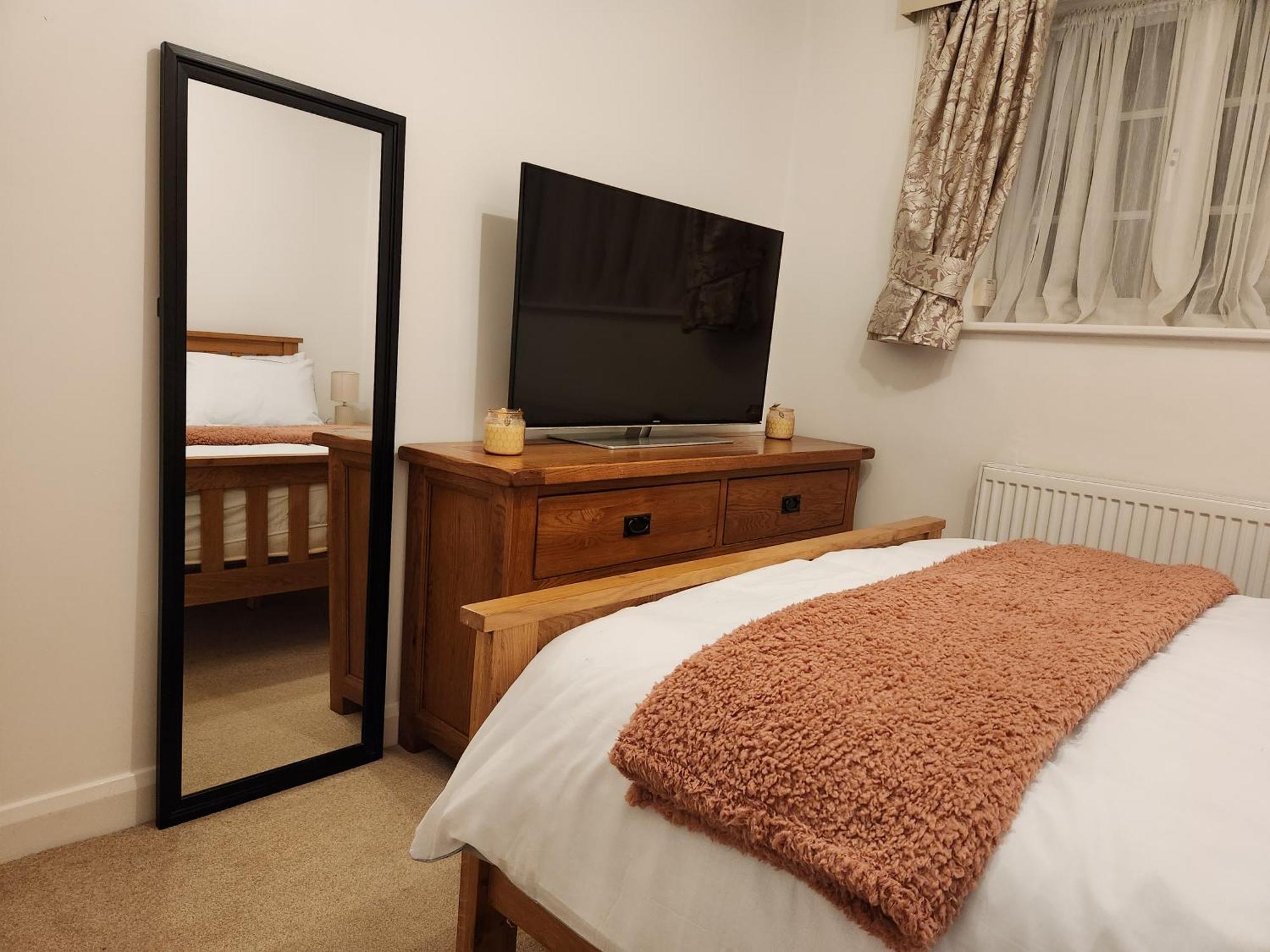 Elmdon House With 4 Spacious Bedrooms To Choose Birmingham Extérieur photo